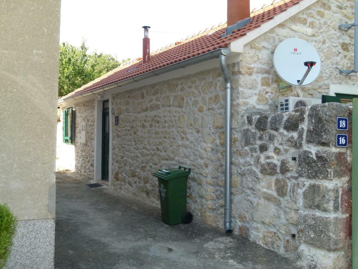 Dalmatian Stone House Angela Villa Drnis Bagian luar foto